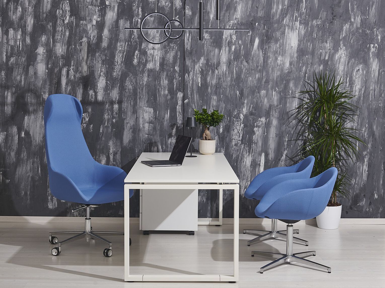 Офисное кресло руководителя с высокой спинкой AP Factor Филадельфия ARCH-00024003 - Вид №2