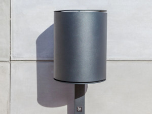 Наружные железные стойки для мусора