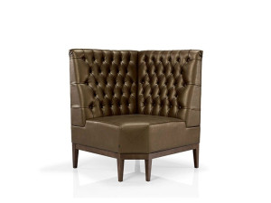 Капитонный диван с высокой спинкой