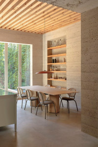 Прямоугольный дубовый стол