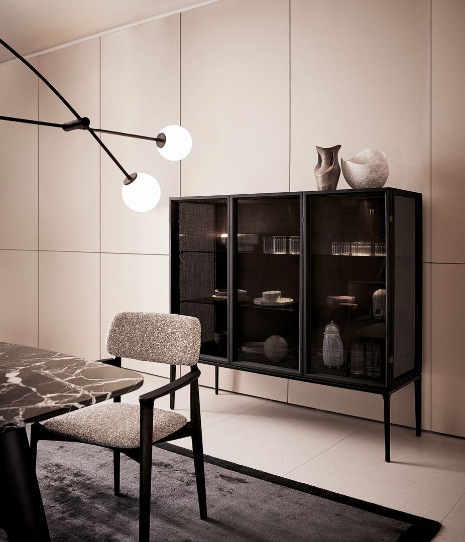 Деревянный и стеклянный шкаф с распашными дверцами Poliform Aiko ARCH-00048464 - Вид №1