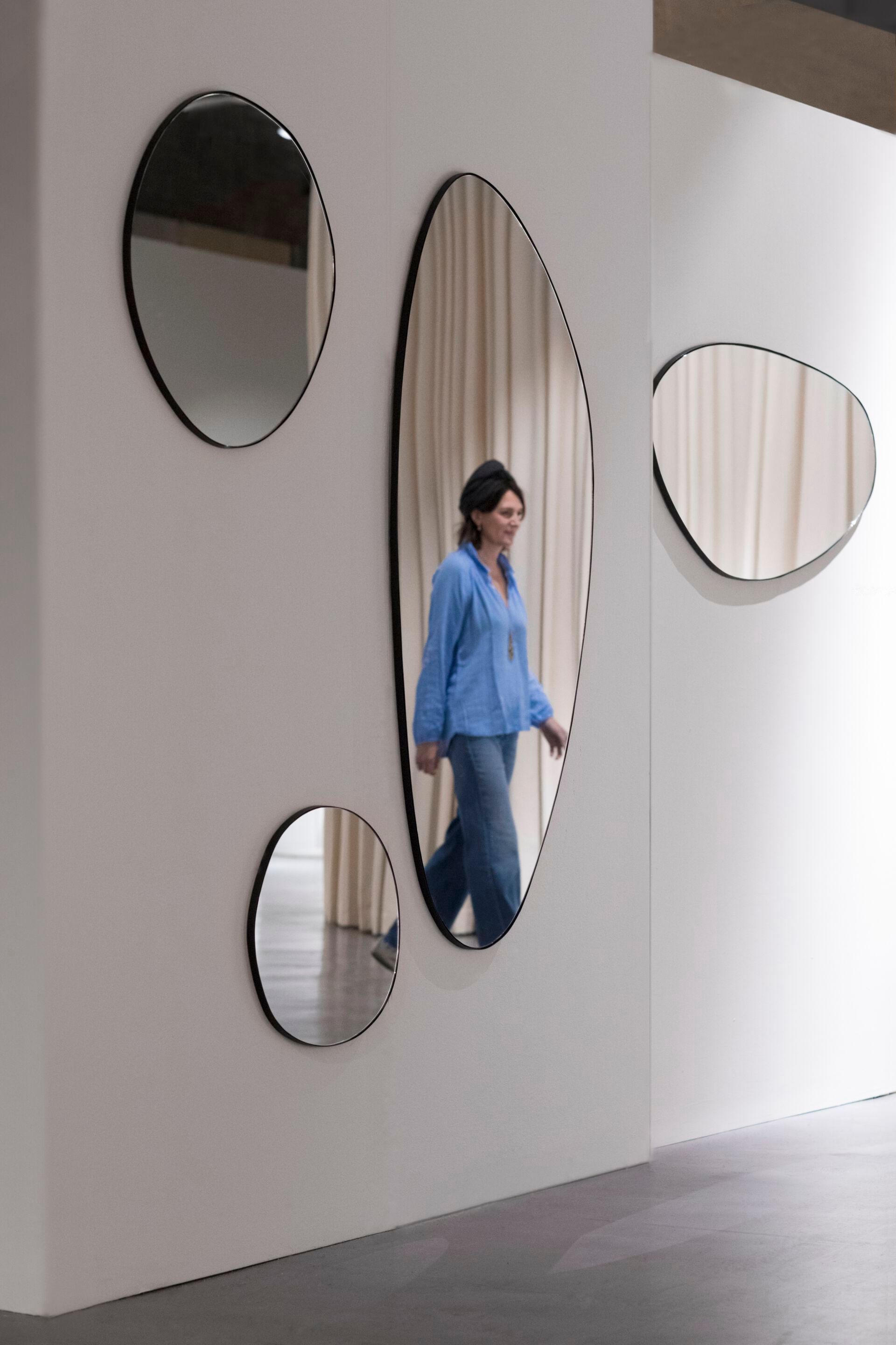 Настенное стальное зеркало Serax Marie interior accessories ARCH-00095752 - Вид №4