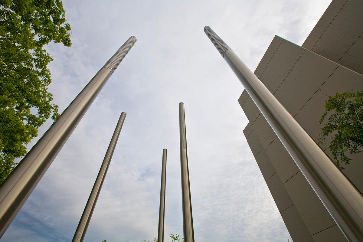 FSRT251 Световая колонна пешеходного освещения  Forms-surfaces 