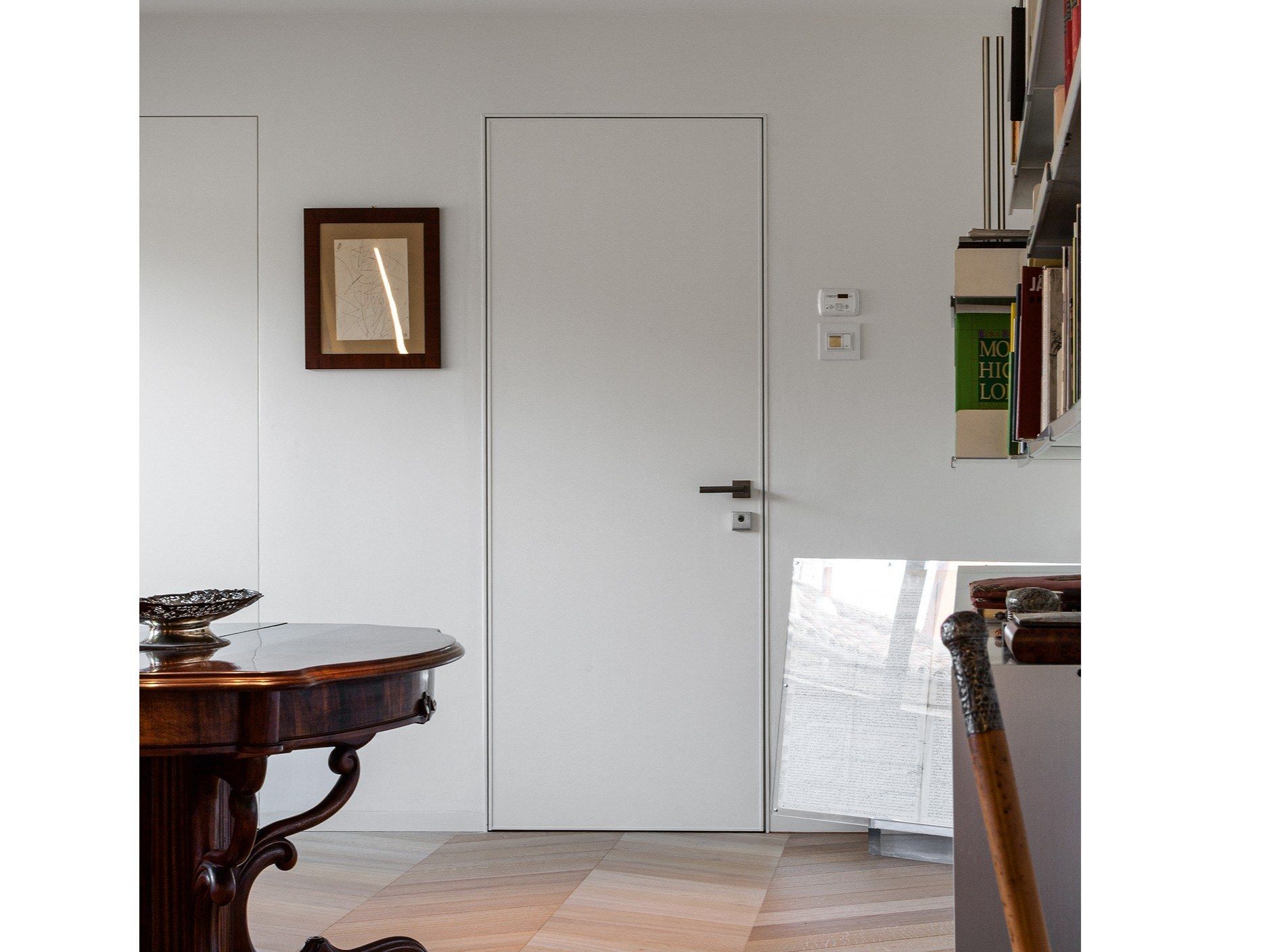 Внутренняя защитная дверь со скрытыми петлями Oikos PROJECT ARCH-00056358