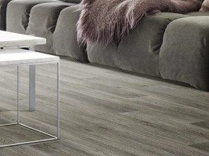 Нескользящий виниловый пол с эффектом дерева