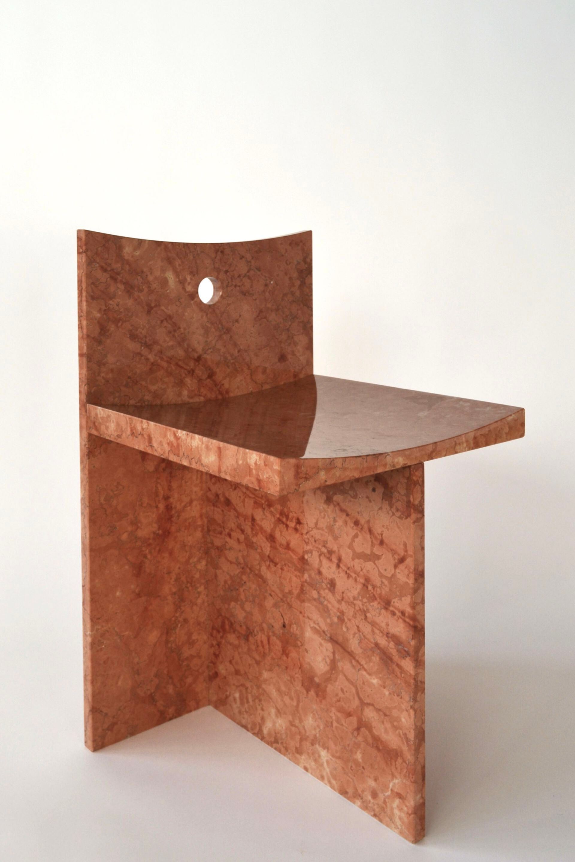 Стул с низкой спинкой из красного мрамора Verona Pistore Marmi Pistore Marmi X McGannon Saad ARCH-00139278 - Вид №1