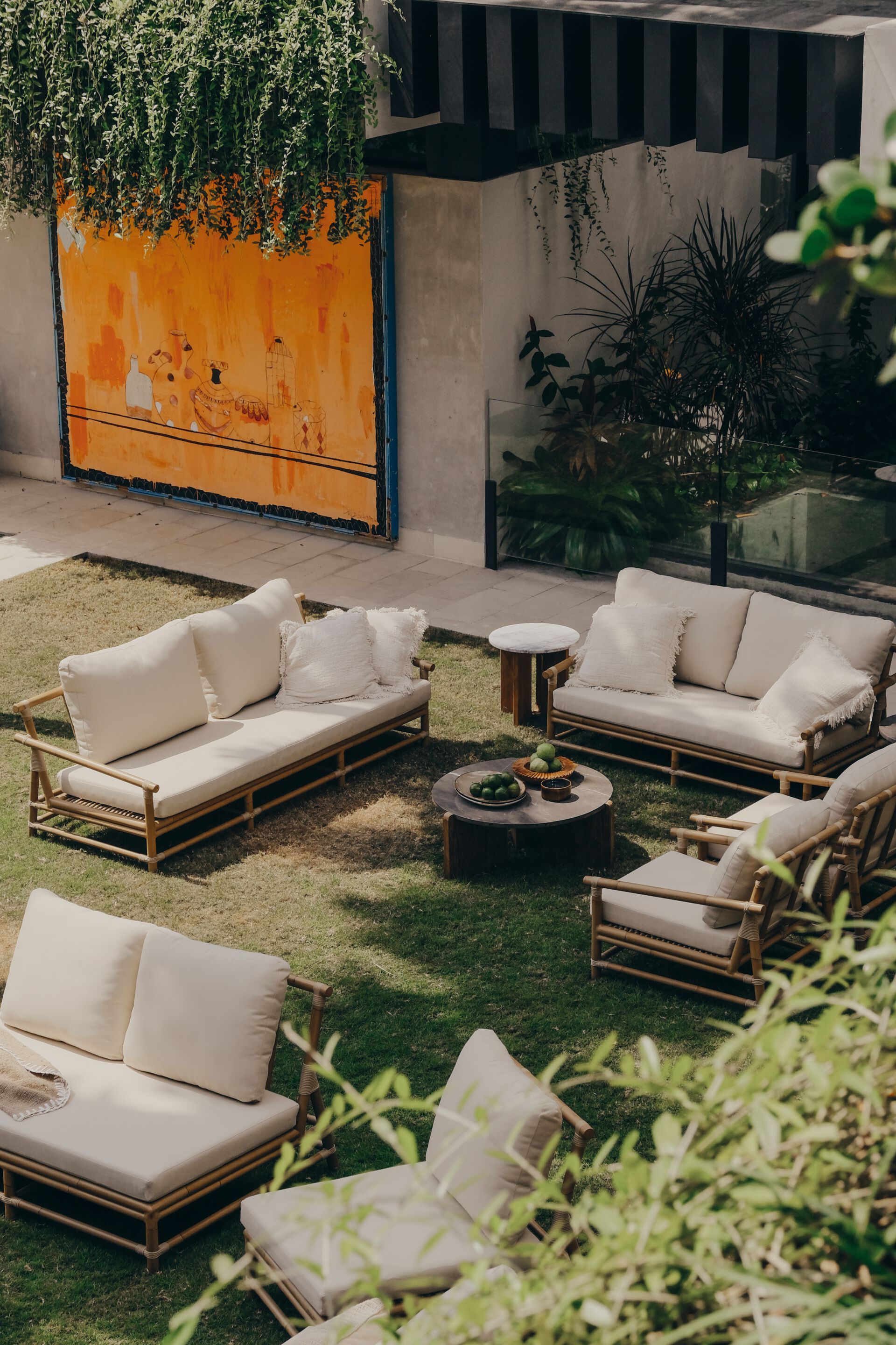 Низкий стол из тикового дерева с мраморной столешницей cbdesign стела ARCH-00084922 - Вид №2