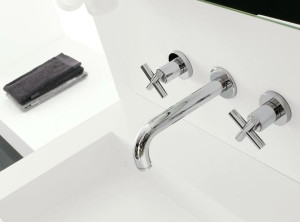 Настенный смеситель для раковины с 3 отверстиями