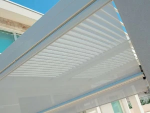 MV Living Откидной тент с боковыми направляющими Tende a caduta