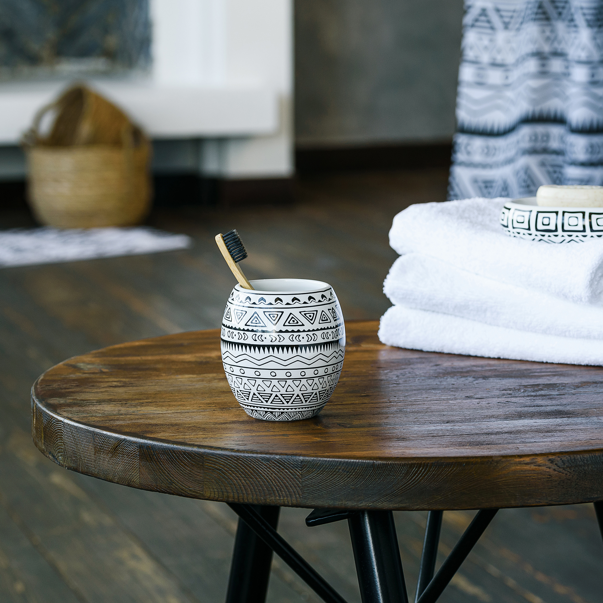 83425119 Стакан для зубных щёток керамика цвет белый/чёрный Nomads STLM-0041242 MOROSHKA 