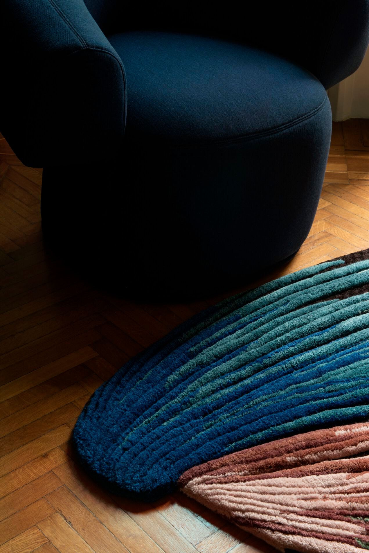 Изогнутый ковер ручной работы Tapis Rouge электрический ARCH-00011702