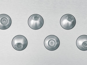 Несколько регулируемых встраиваемых светильников