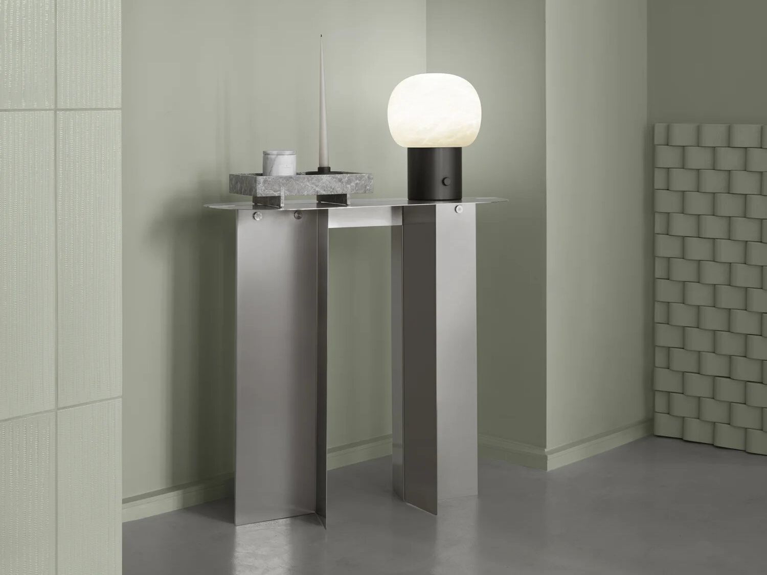 Светодиодная настольная лампа из алебастра и алюминия blomus IRIS Ø24 ARCH-00038432 - Вид №8