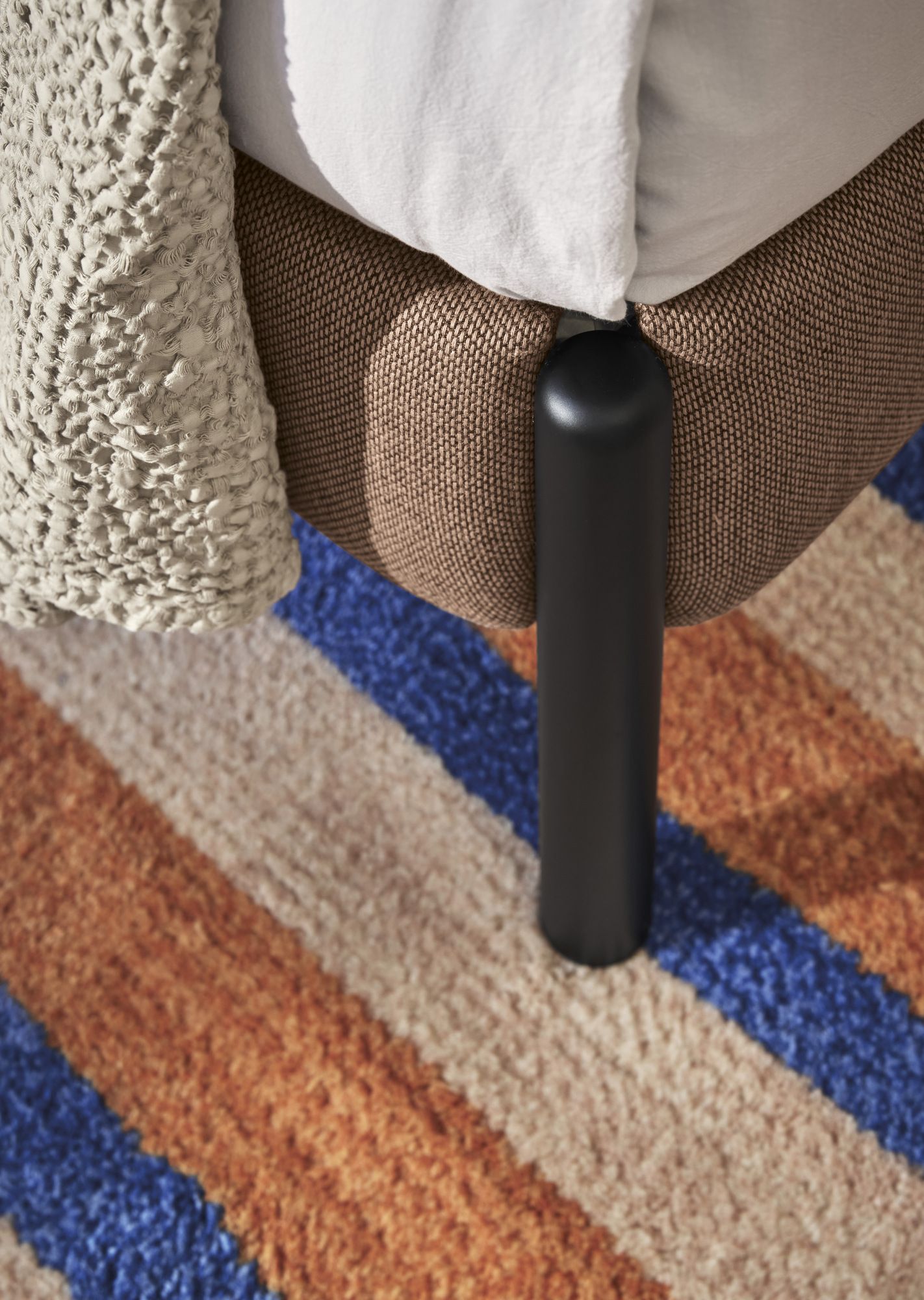 Односпальная кровать с мягким изголовьем Bolzan флаг ARCH-00116912 - Вид №4