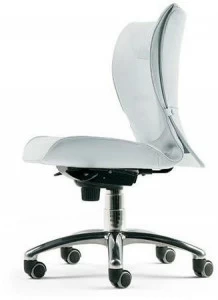 Poltrona Frau Поворотное офисное кресло из кожи с 5-ю спицами и колесами L'ufficio - poltrone ufficio