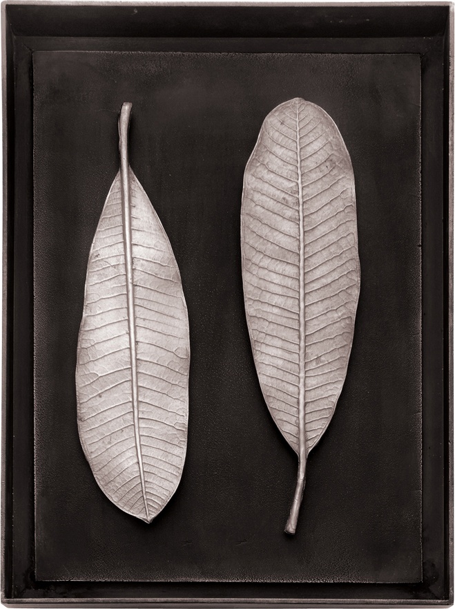 10612070 Michael Aram Панно Michael Aram "Листья чампы" 26х35см (серебрист.) Алюминий 