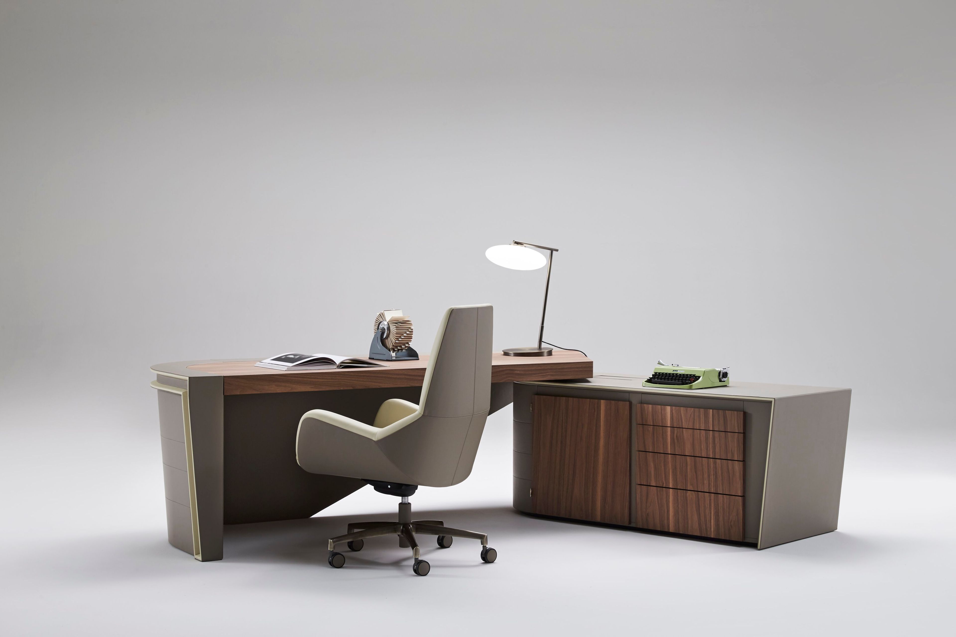 Кожаное офисное кресло с 5 спицами Casa Covre SANREMO ARCH-00144391 - Вид №9