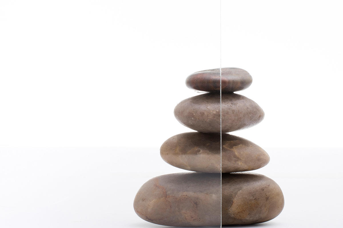 FSRT440 Сетчатое стекло Vivitela в отражающей конфигурации с заостренной прослойкой из твила из нержавеющей стали и отделкой pearlex + Forms-surfaces  - Вид №1