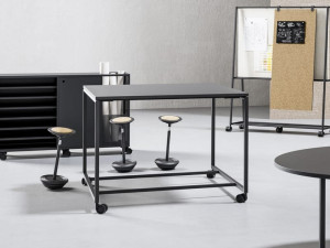 Высокий стол для встреч с колесами