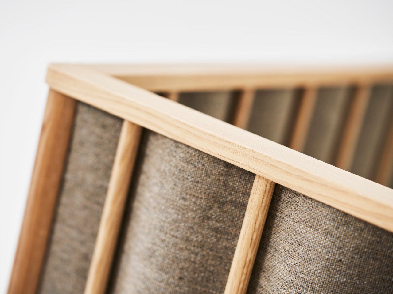 2-местный деревянный диван с высокой спинкой Karl Andersson Ondulé ARCH-00109518 - Вид №1