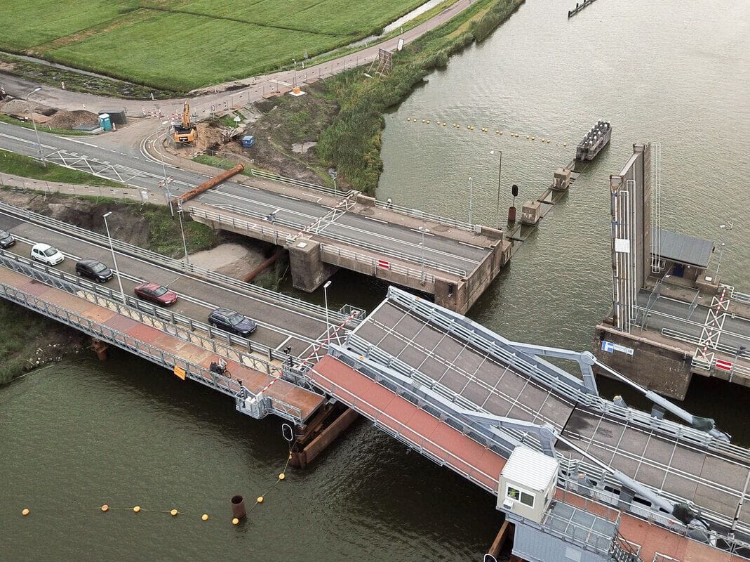 Модульный временный мост для интенсивного движения Janson Bridging JANSON DRAW BRIDGES ARCH-00018192