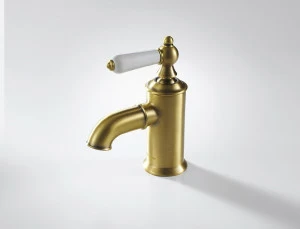 Смеситель для ванной комнаты на раковину низкий. Покрытие бронза ART F175109U bravat