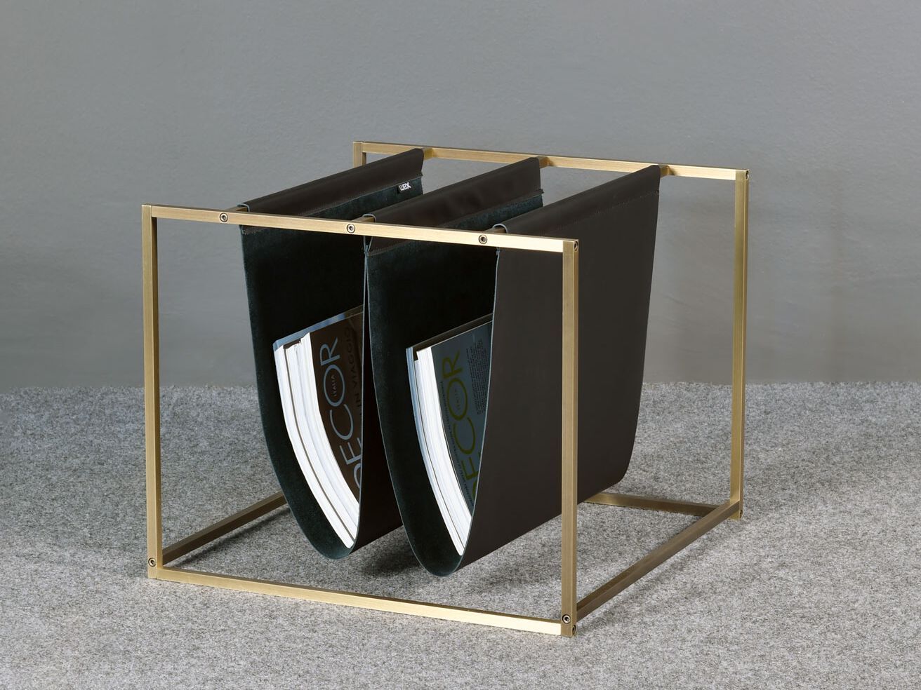 Держатель журнала из латуни и кожи XAM ARCH-00059979