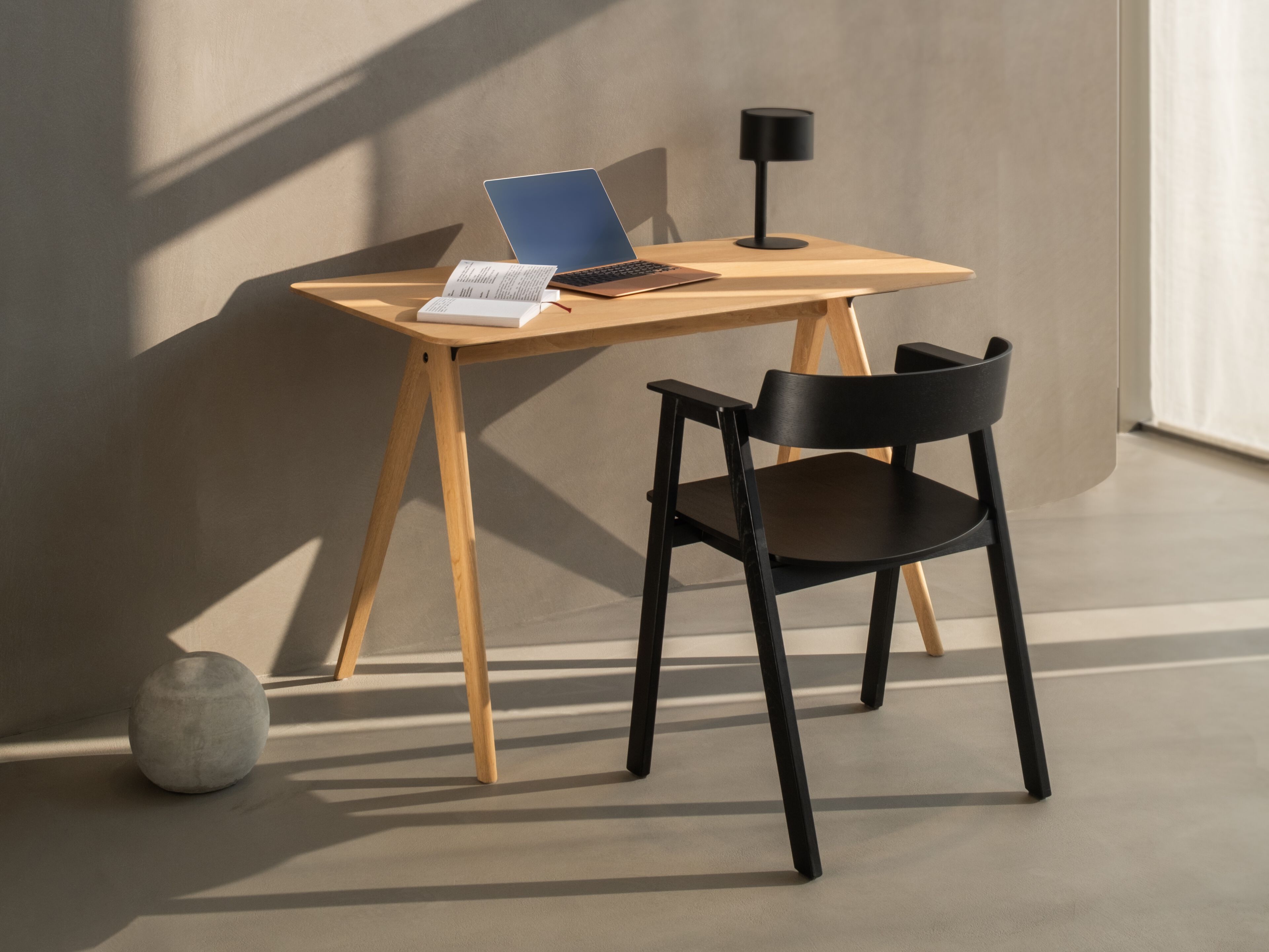 Стул из лакированного дуба с подлокотниками Gazzda FLIP ARCH-00109869 - Вид №13