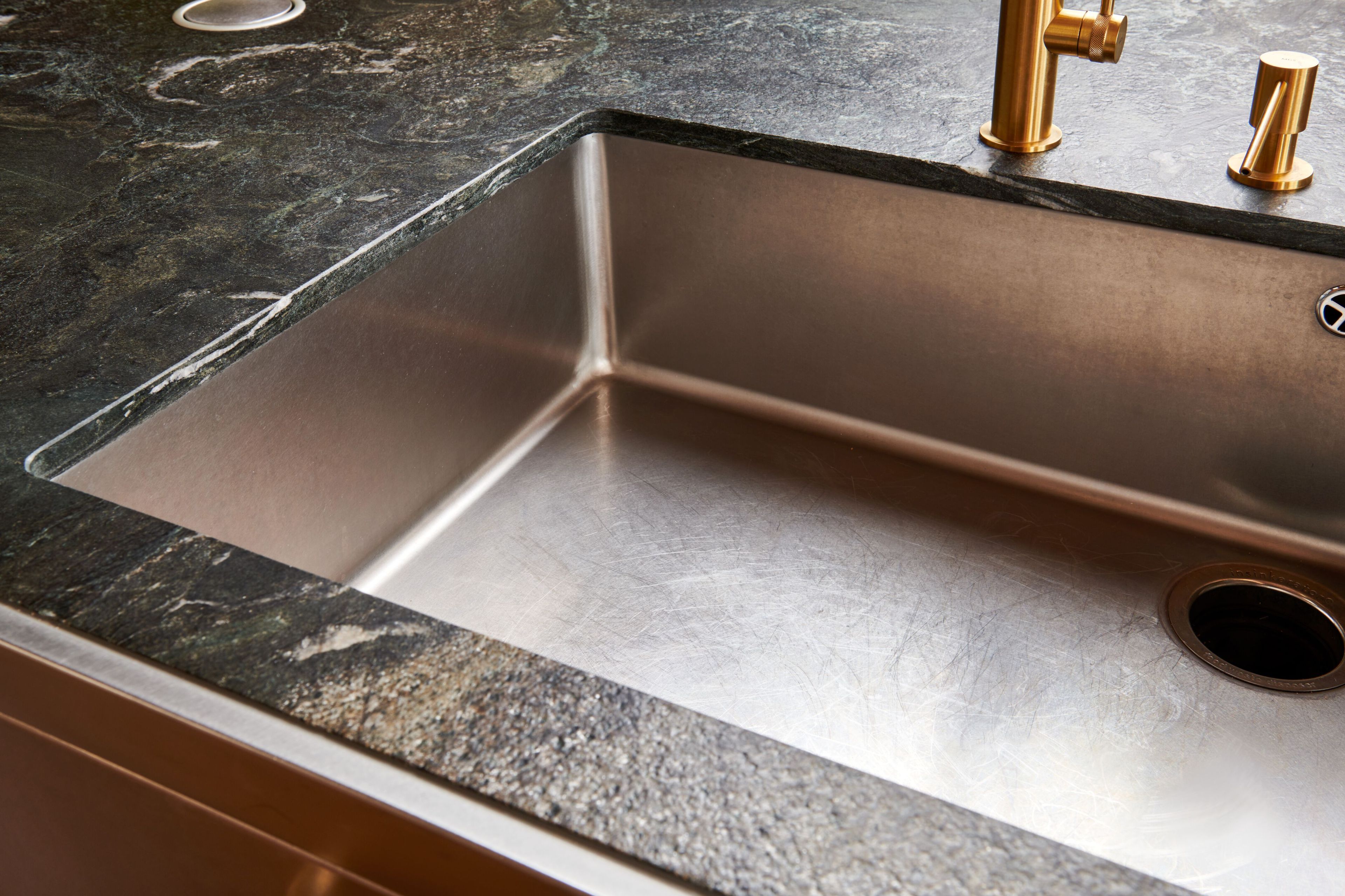 Кухня из нержавеющей стали с полуостровом на заказ ABIMIS ARCH-00070563 - Вид №3