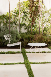 Круглый стол для сада с порошковым покрытием