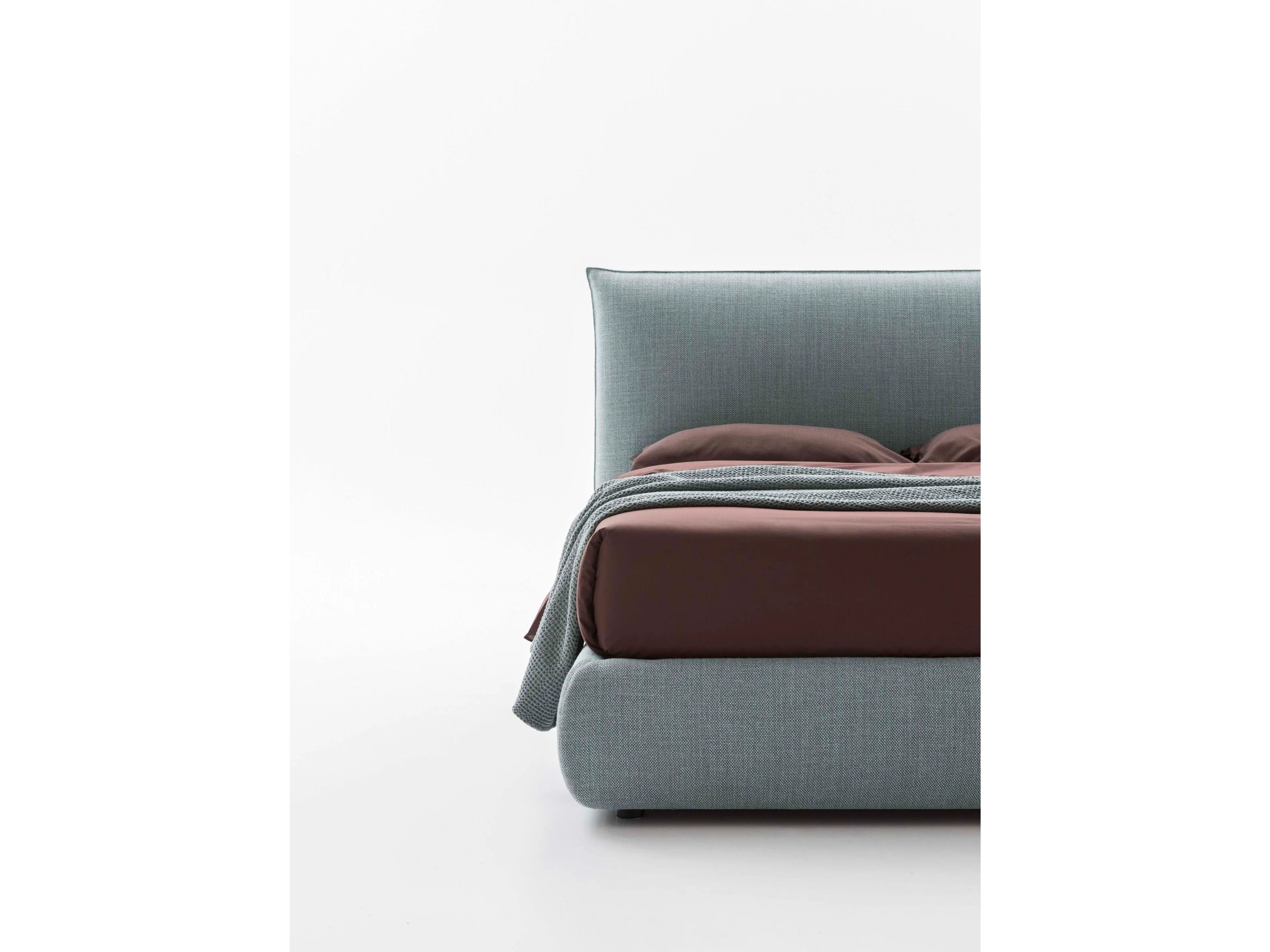 Двуспальная мягкая кровать с высоким изголовьем Alf DaFrè BELLATRIX ARCH-00148178 - Вид №1