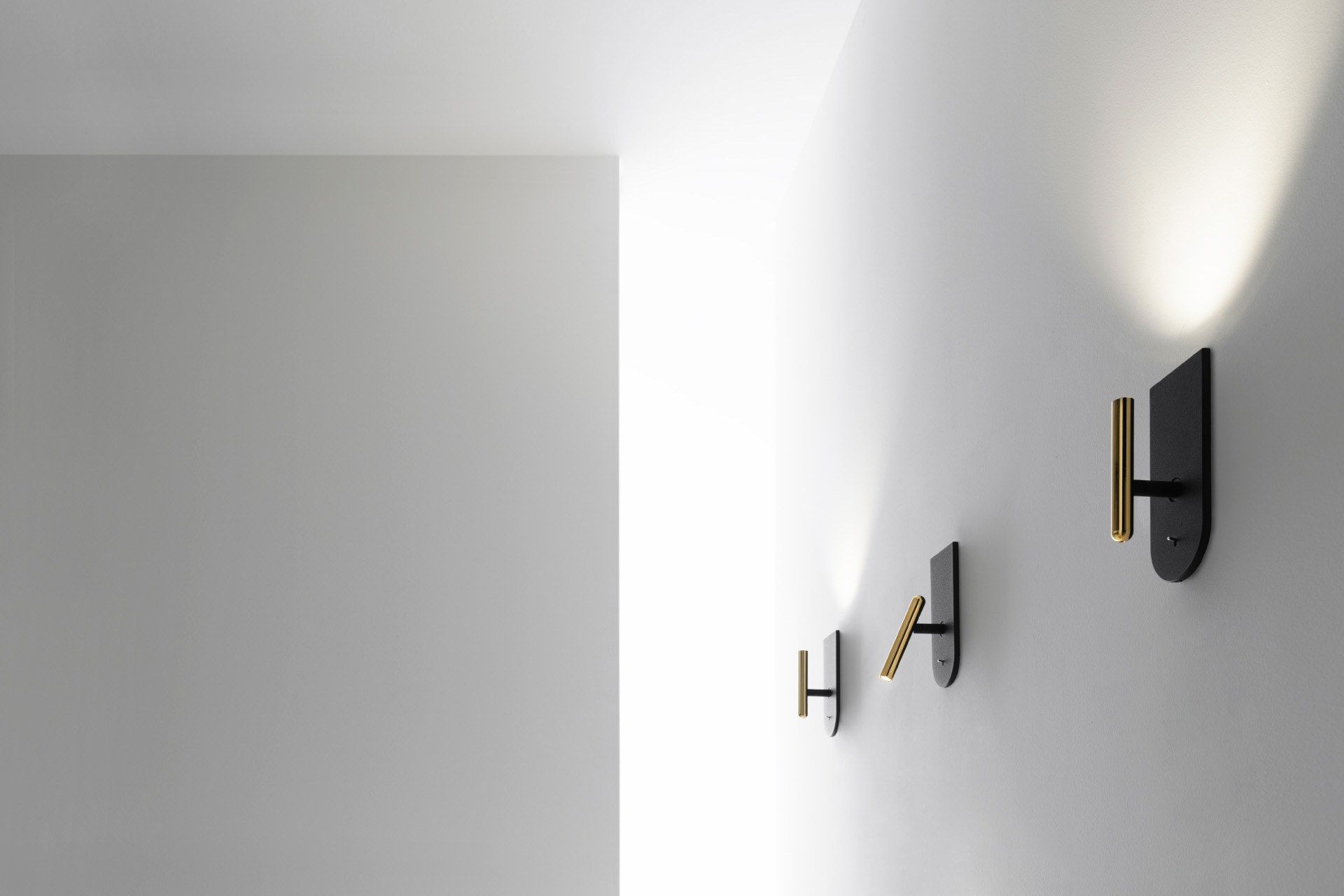 Регулируемый алюминиевый светодиодный настенный светильник In Stock Stilnovo ARCH-00060571 - Вид №1