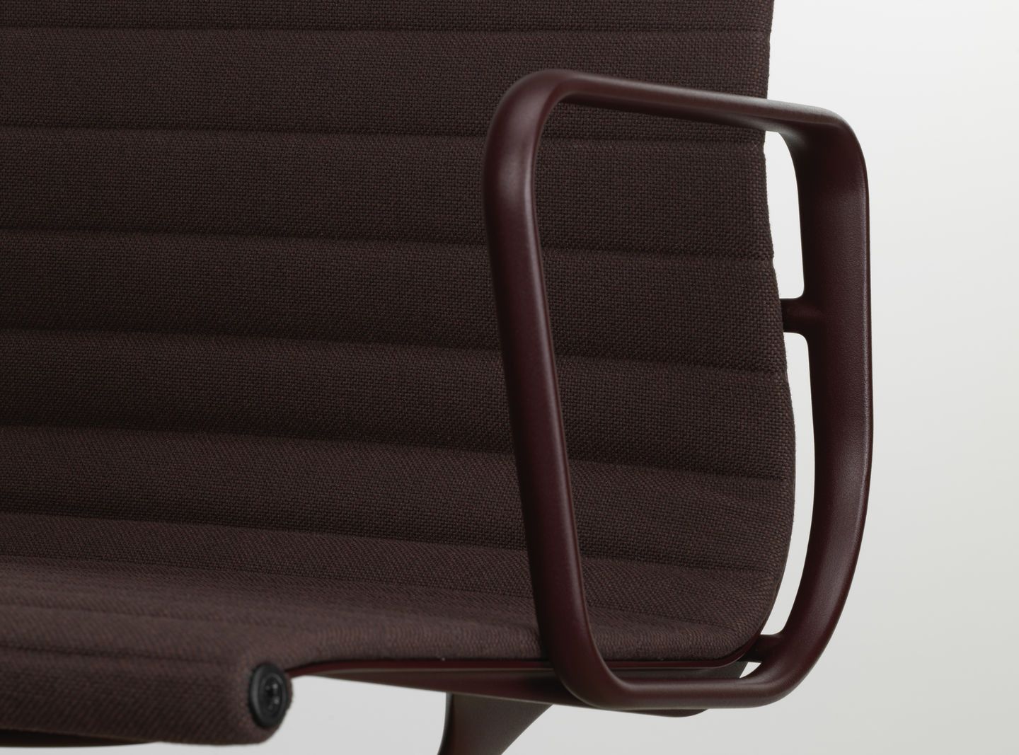 Ткань спиц поворотный стул с подлокотниками VITRA Eames Aluminium Group ARCH-00087363 - Вид №29