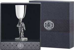 10650890 Аргента (Россия) Рюмка "Гусар с трубкой" посеребренная полир. с черн.+футляр Посеребрение