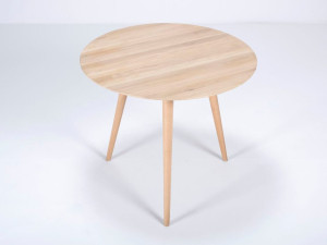 Круглый дубовый стол