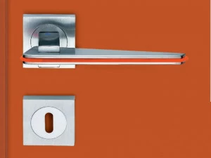 KLEIS Ручка из латуни с накладкой Tratto