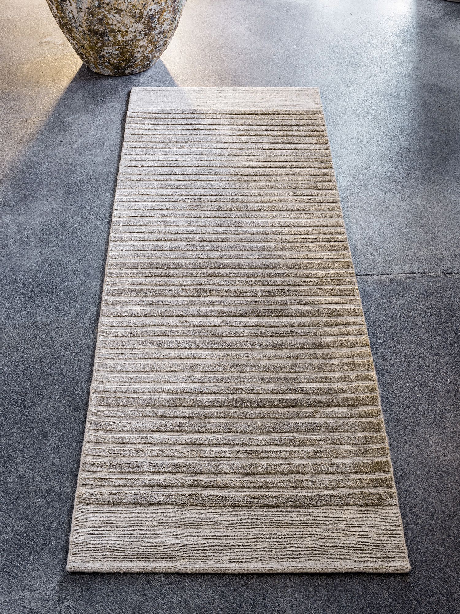 Ковер ручной работы из бамбукового волокна и льна G.T.DESIGN Stairs ARCH-00026488