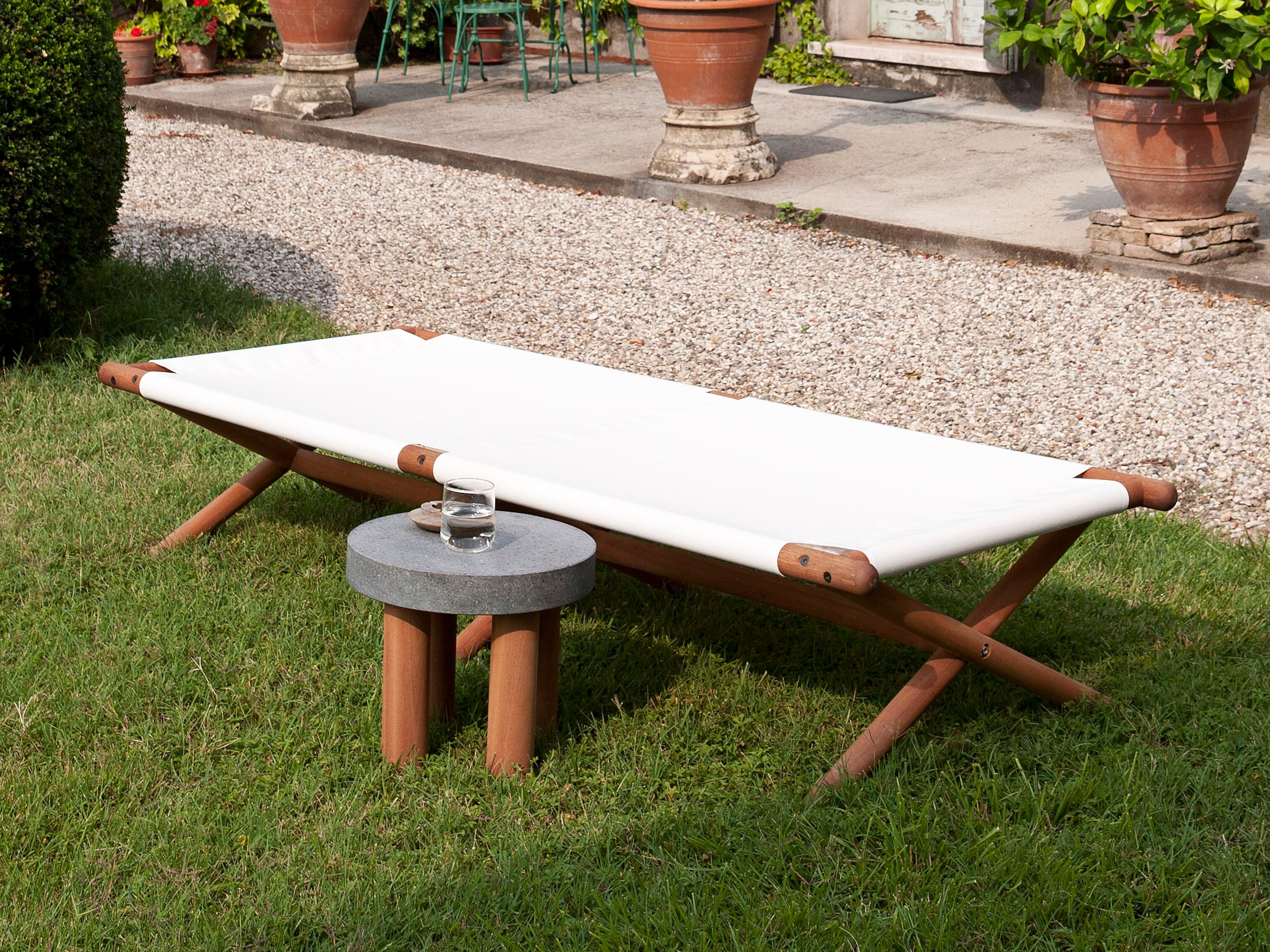 Садовая кровать из красного дерева и ткани Exteta окрестности ARCH-00129243