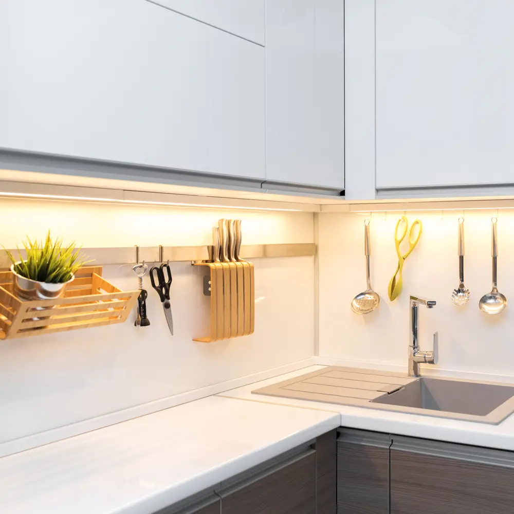 APEYRON Светодиодная лента SMD 2835 для рабочей зоны - теплый белый свет 3000K 18709392