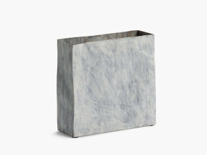 Металлическая ваза