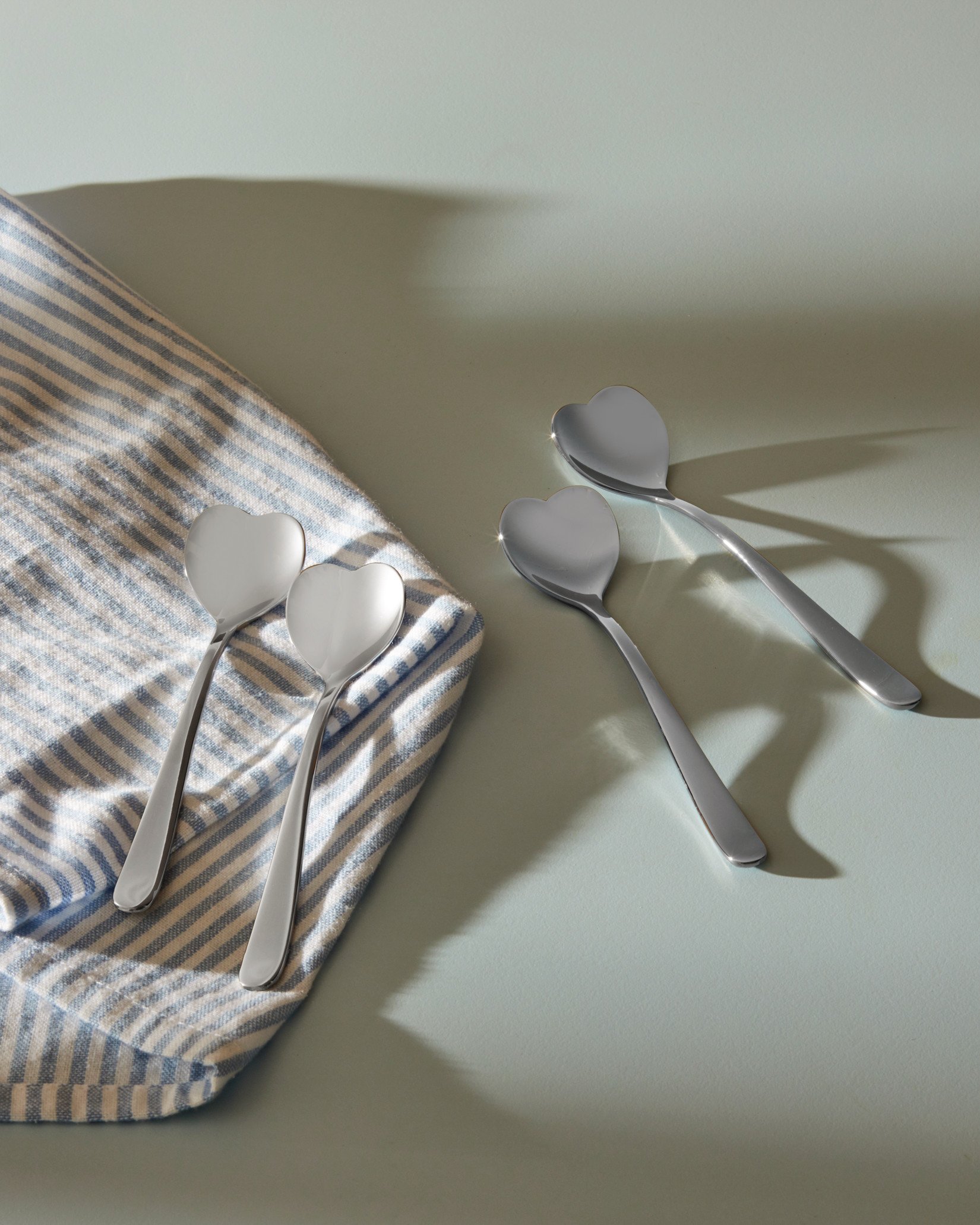 Набор из 4 ложек для мороженого Alessi Big Love AMMI01CUS4 - Вид №1