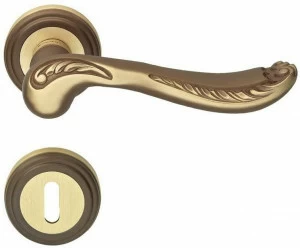 LINEA CALI' Ручка из хромированной латуни на розетке с замком Lady