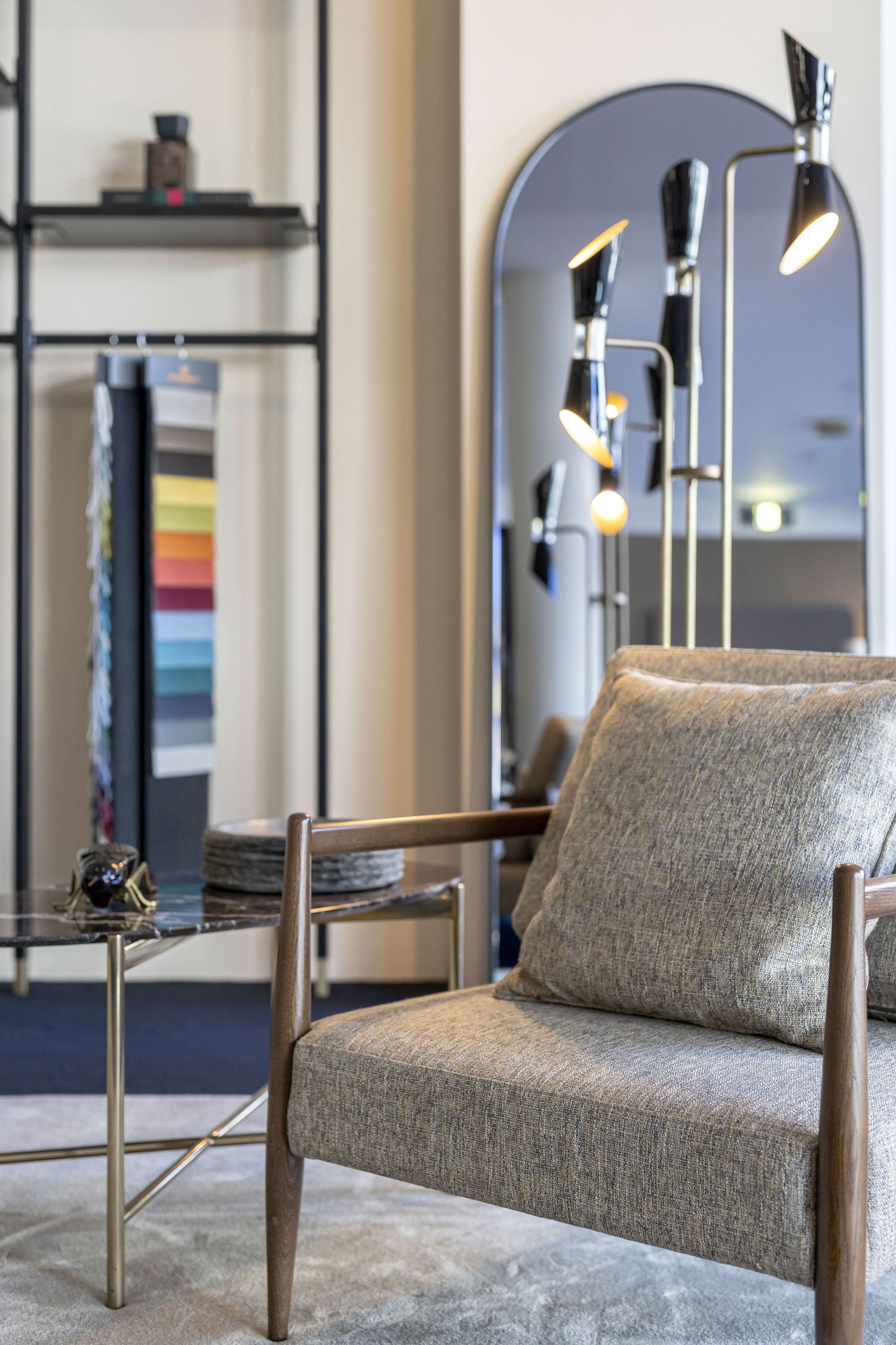 Овальный латунный журнальный столик для гостиной Stylish Club Vivian ARCH-00133091 - Вид №5