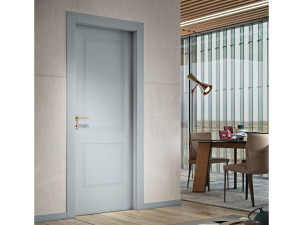 Лакированная распашная дверь