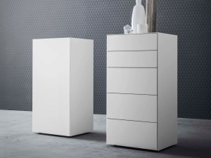 Деревянный комод