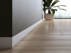 Деревянные стены провода плинтуса