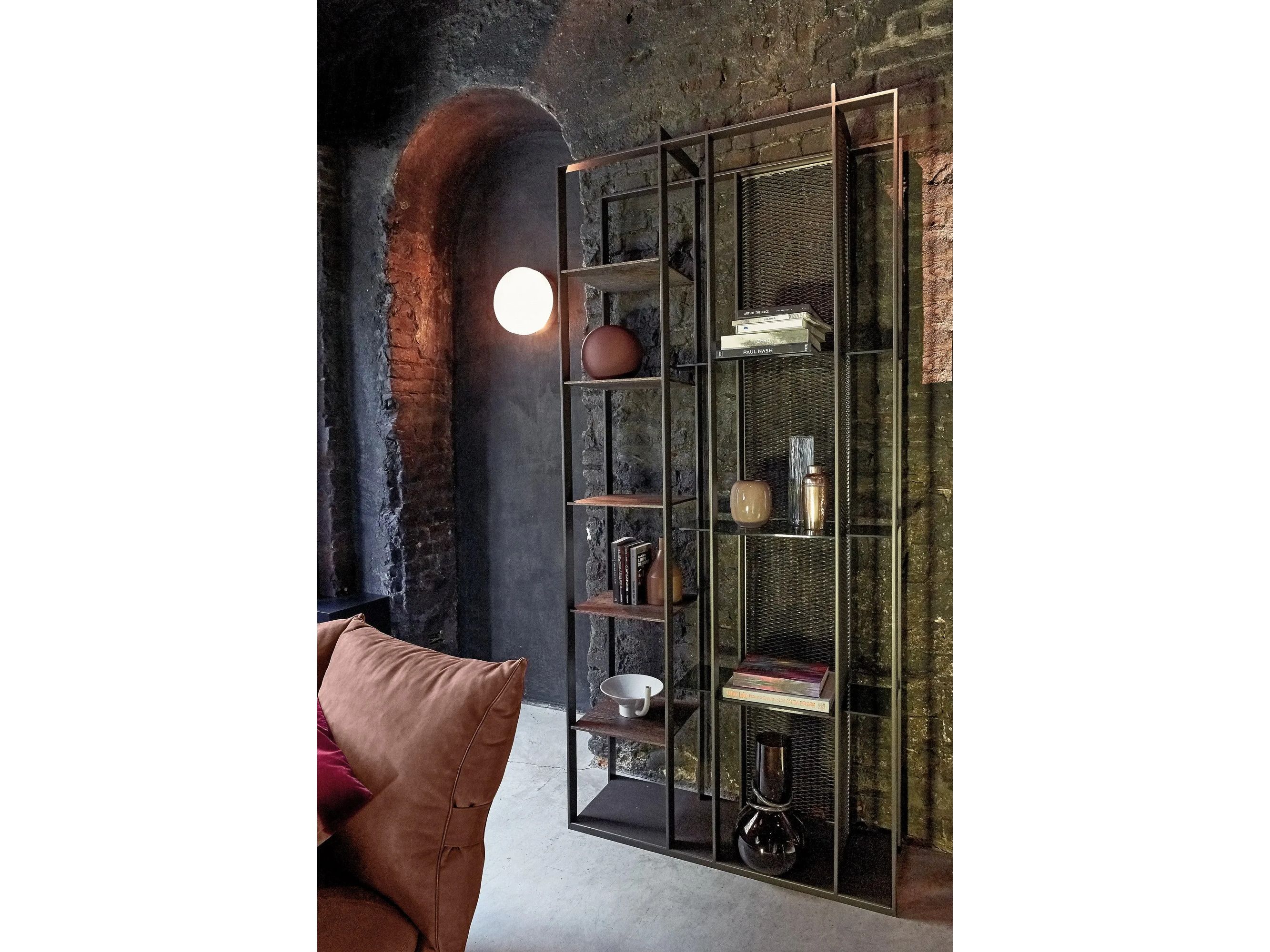 Двухсторонний книжный шкаф из sucupira и металла In Stock Arketipo ARCH-00121190 - Вид №3