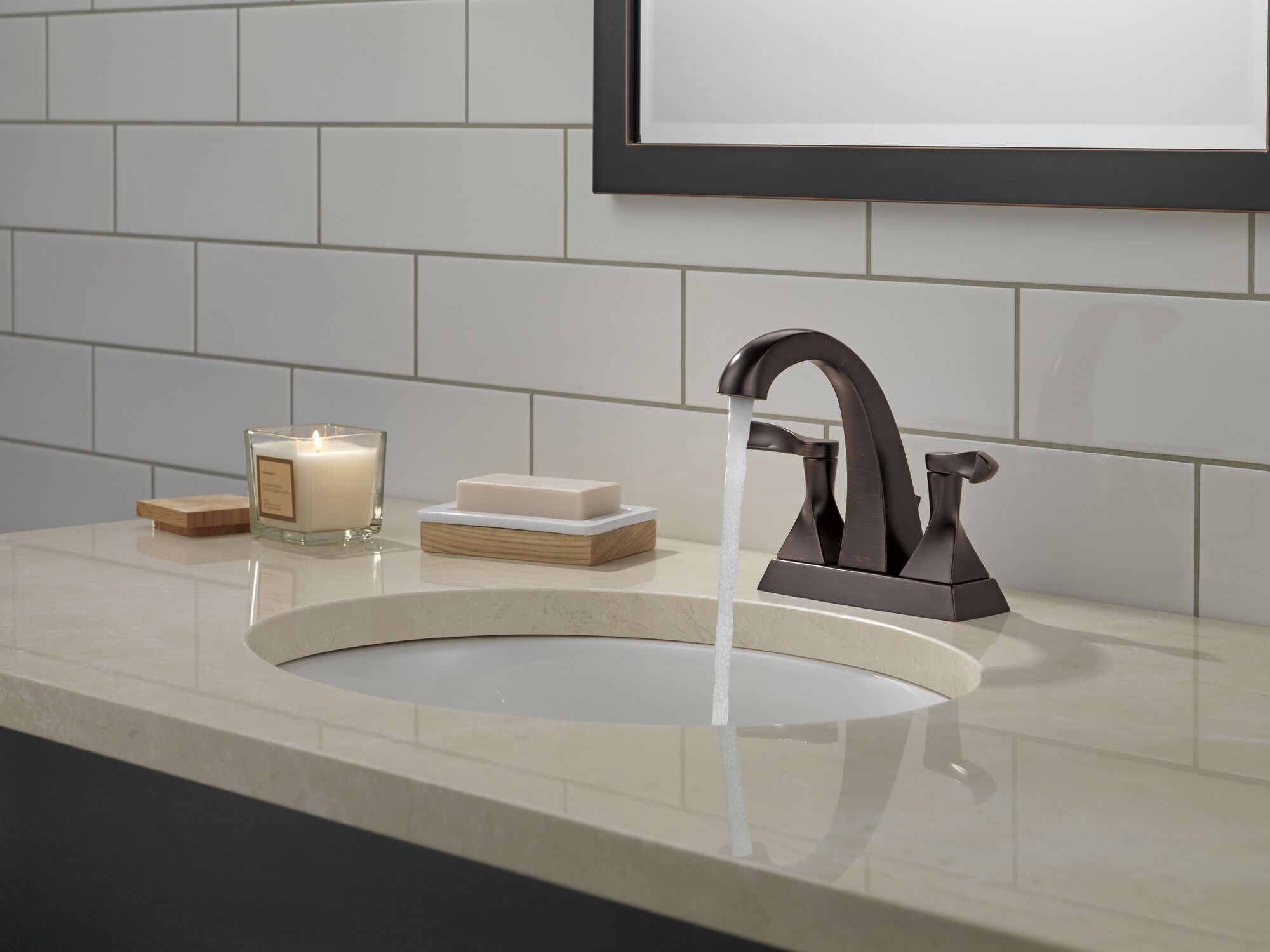 25741LF-RB Смеситель для ванной комнаты с двумя ручками Delta Faucet Everly Венецианская бронза  - Вид №4