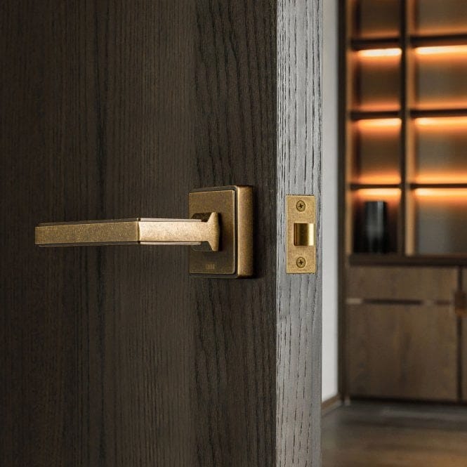 Металлическая ручка на розетке LUSSO Суррей ARCH-00049797