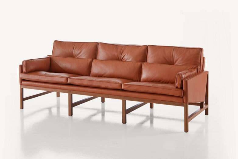 BassamFellows 3-х местный кожаный диван Wood frame lounge Cb-53 - Вид №4